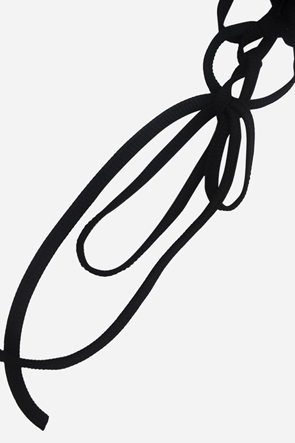 Vestidos de falda cruzada con cuello vuelto, abertura y espalda descubierta con frenillo liso de moda urbana