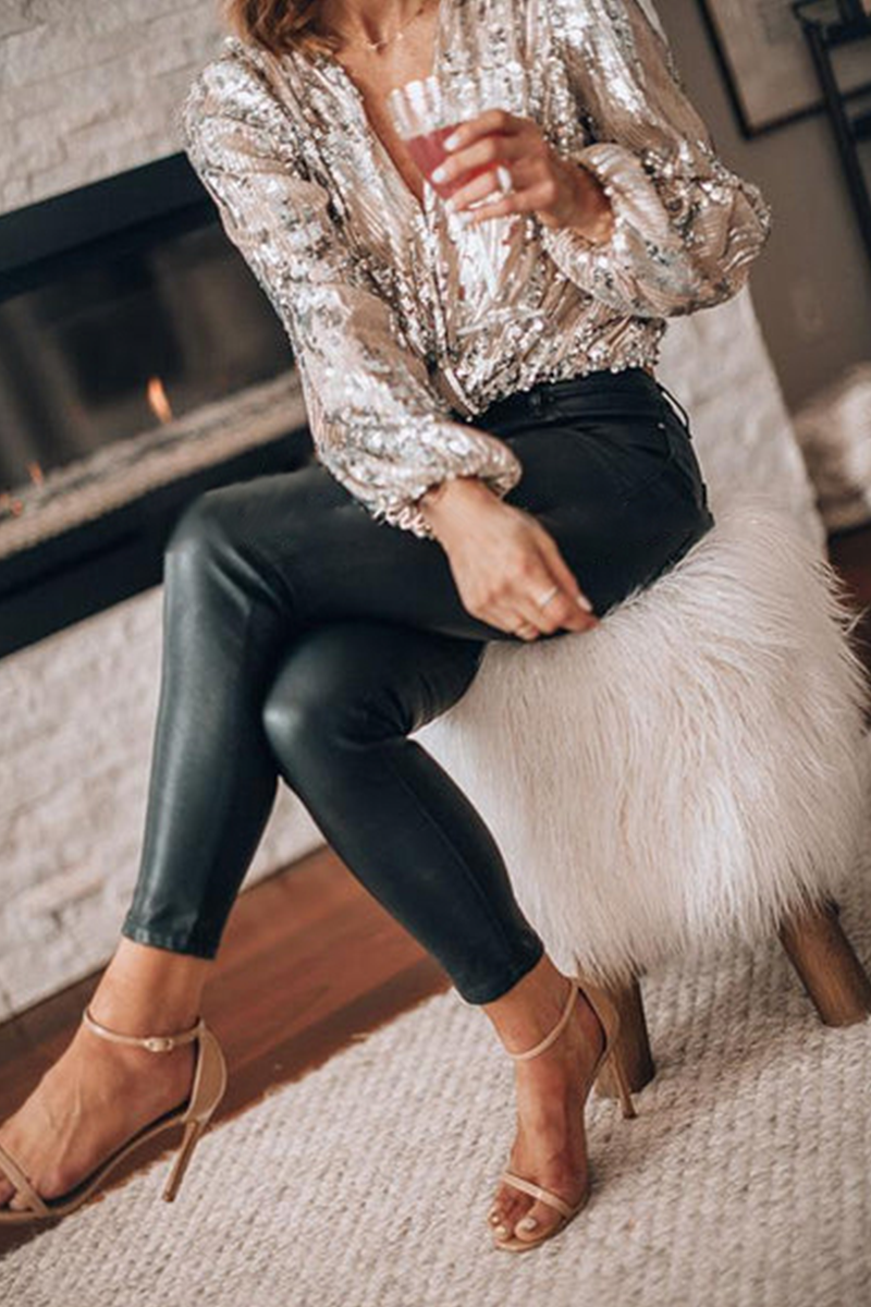 Elegantes blusas de cuello en V con lentejuelas y pliegues de patchwork