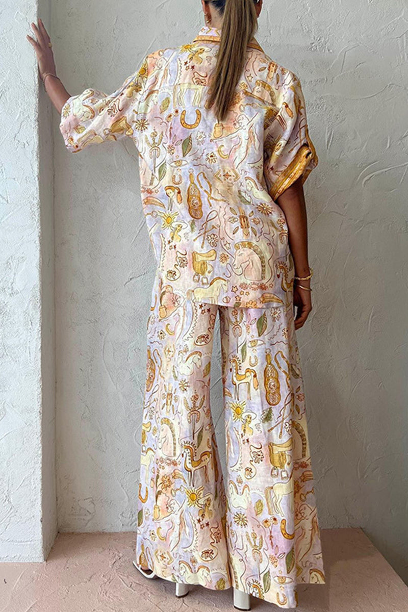 Conjunto de dos piezas con cuello vuelto, media manga y bolsillo estampado informal