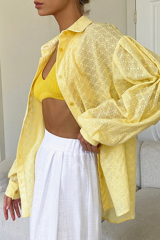 Elegante blusa de cuello vuelto ahuecada en jacquard sólido