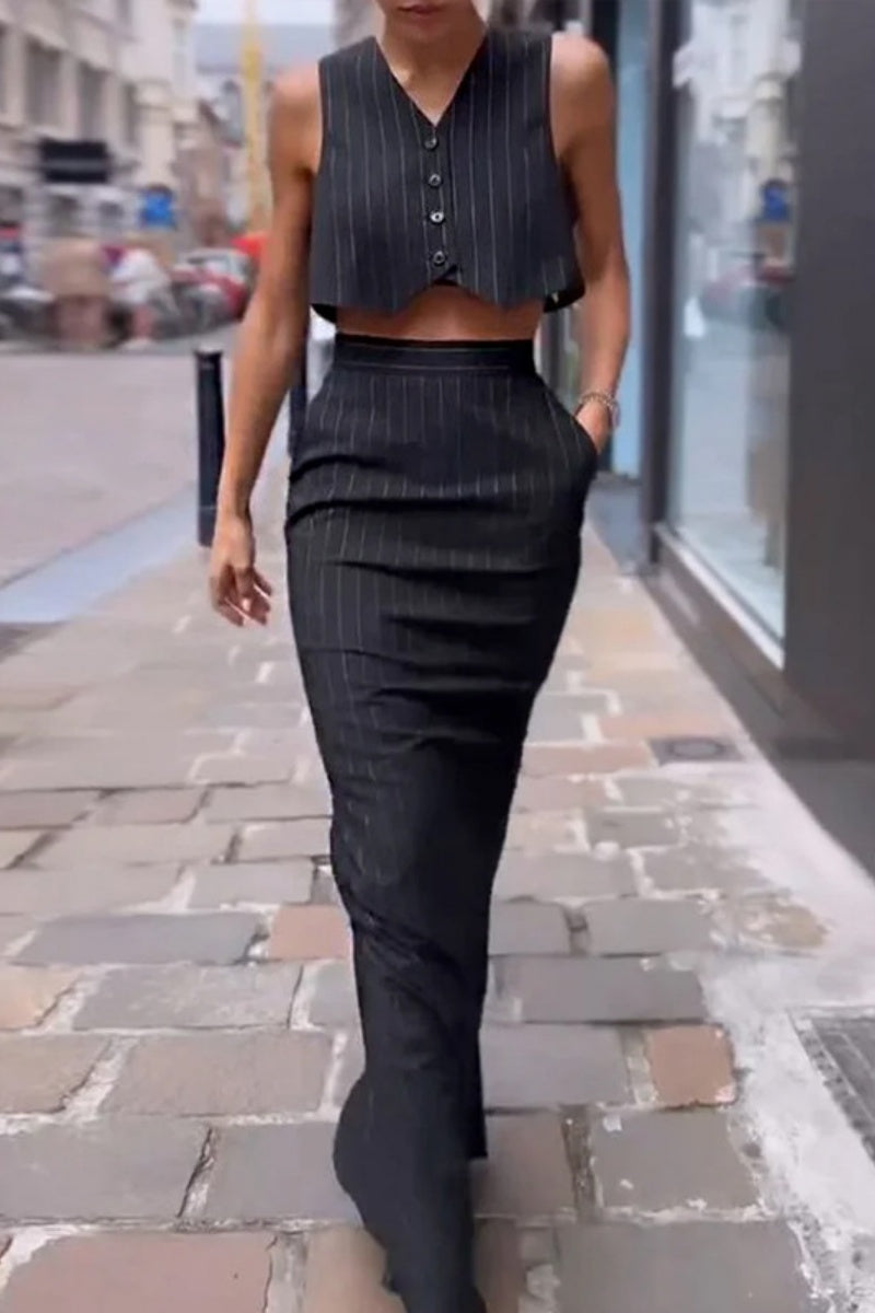 Conjunto informal de dos piezas con cuello en V, sin mangas, con bolsillos y retazos a rayas