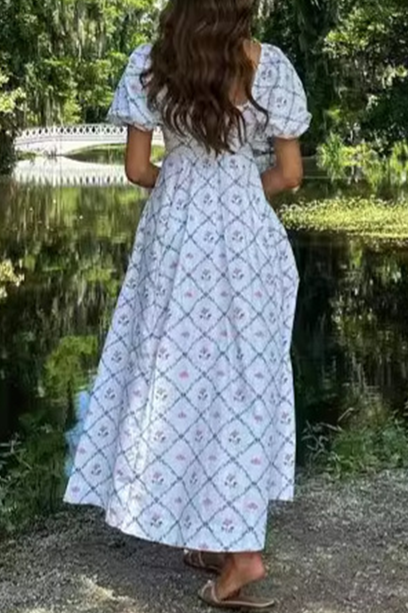Vestido elegante de manga corta con cuello cuadrado y estampado floral de patchwork
