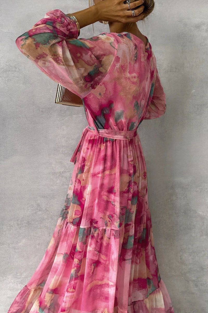 Elegante vestido de corte A con escote en V, volantes, cordones y estampado degradado