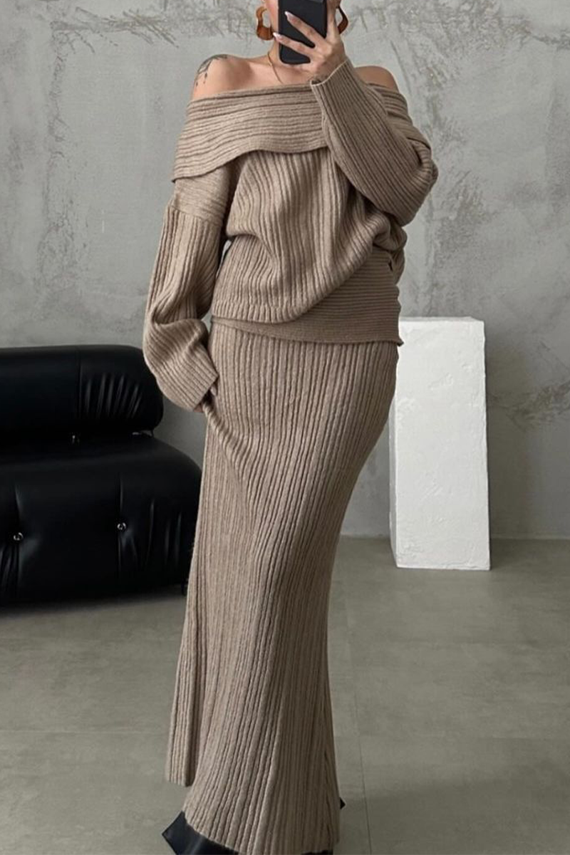 Conjunto de dos piezas sexy de manga larga con hombros descubiertos y parches de color liso (3 colores)