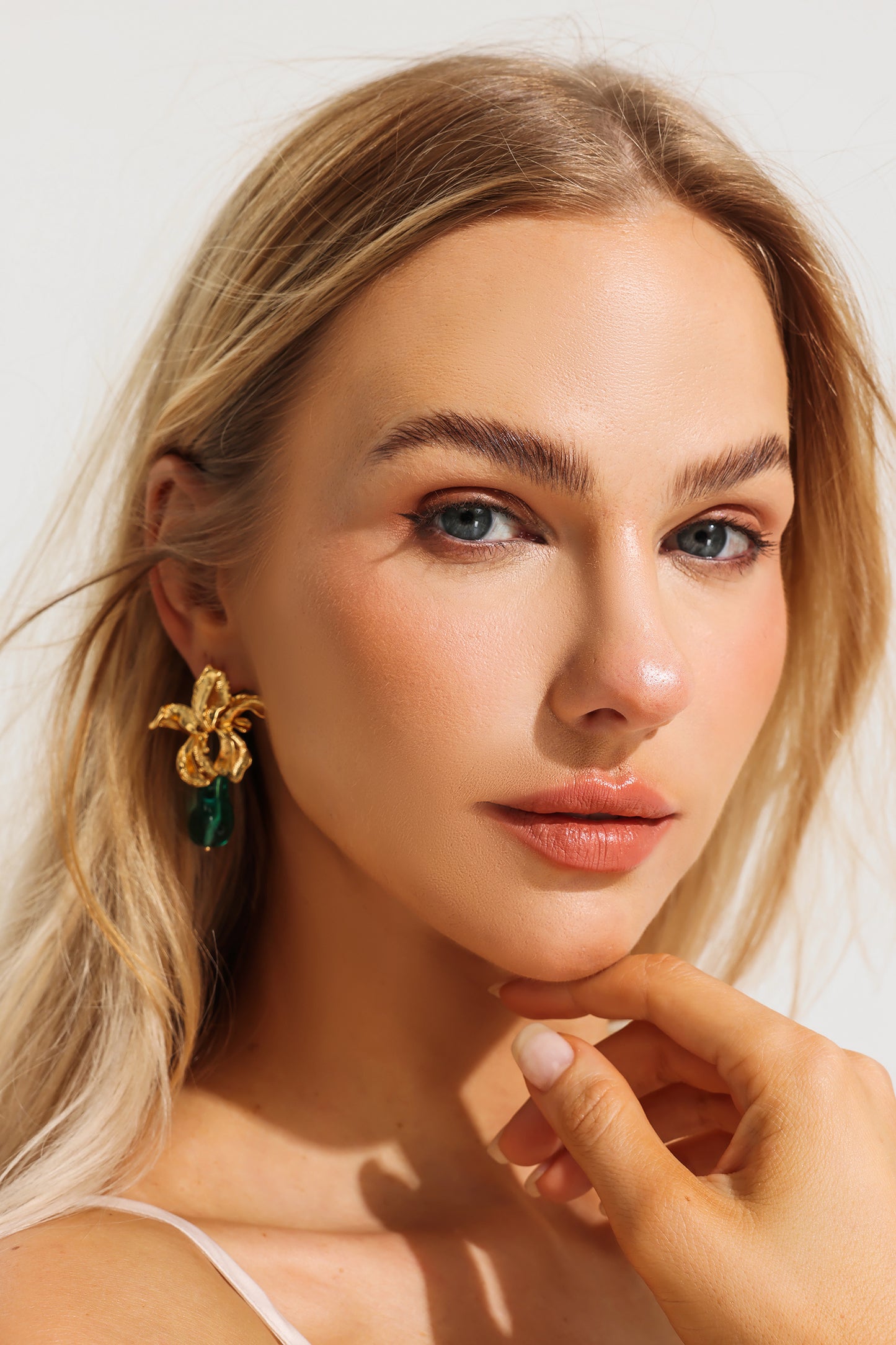 Collar y aretes de acrílico verde dimensional