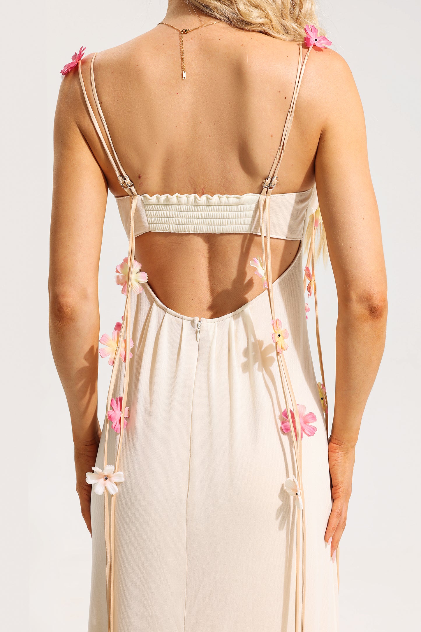 Vestido midi sin mangas de malla floral 3D