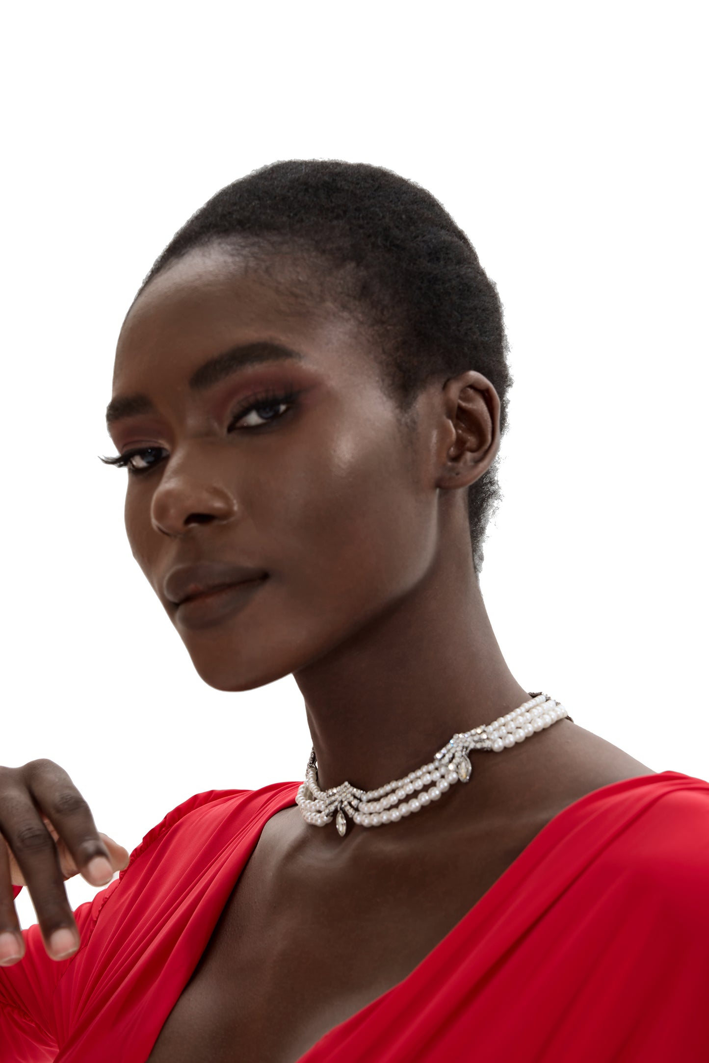 Collar en capas de perlas falsas y diamantes falsos