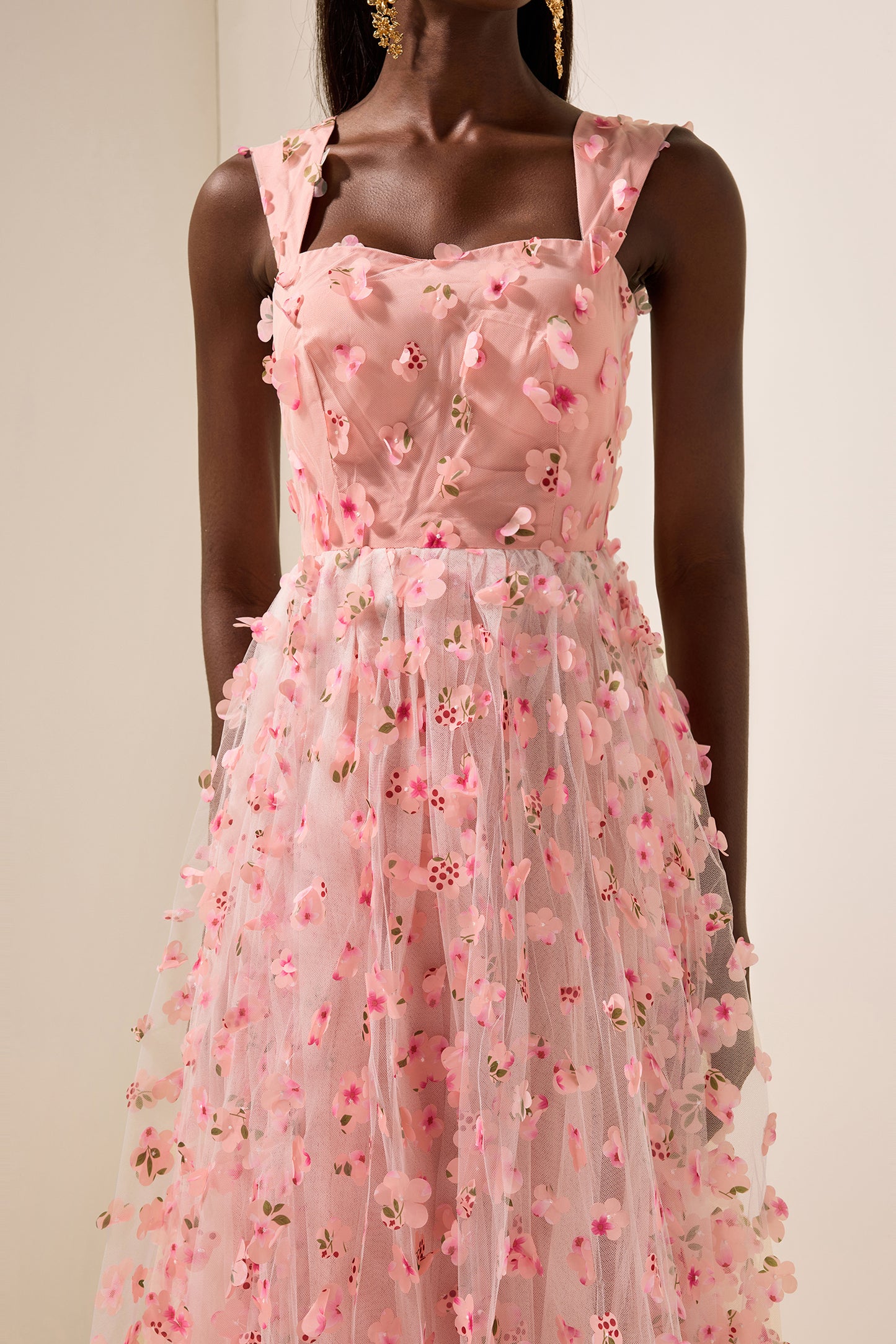 Vestido largo sin mangas de malla floral 3D