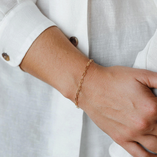 Elara Gold Paperclip Bracelet
