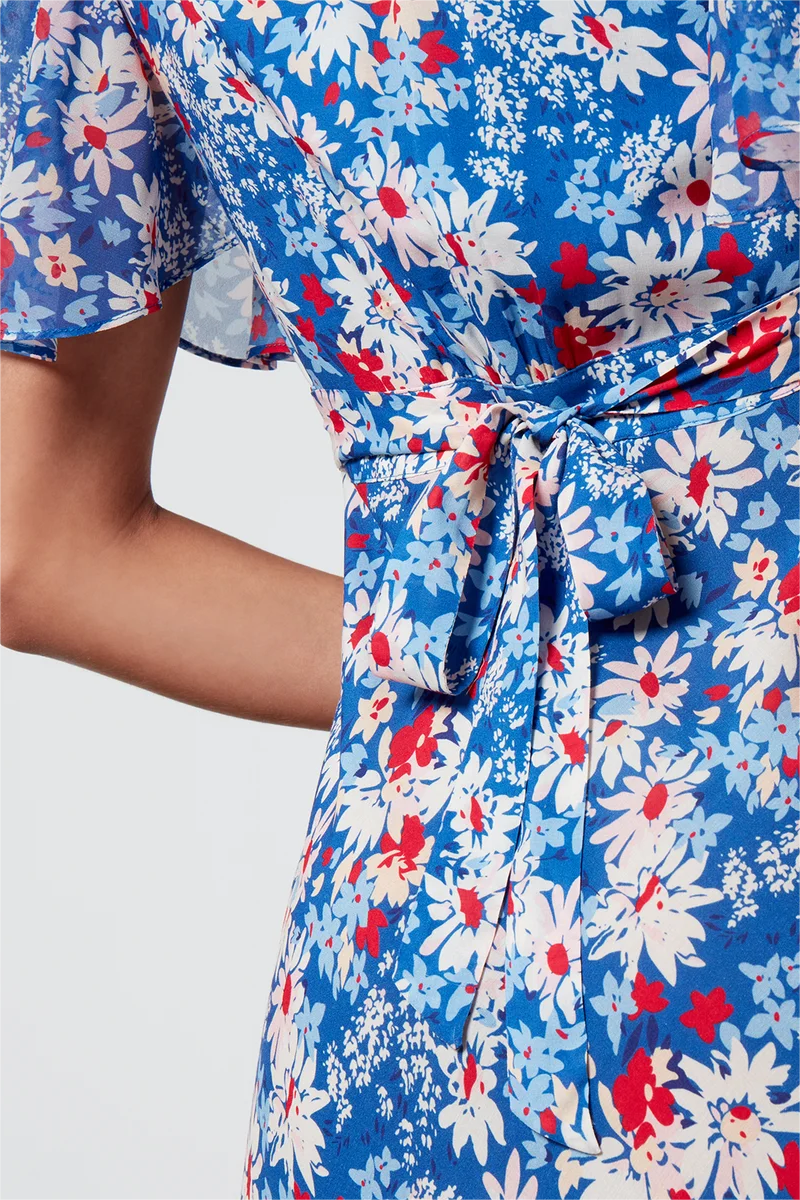 Vestido midi con encaje y cuello en V floral