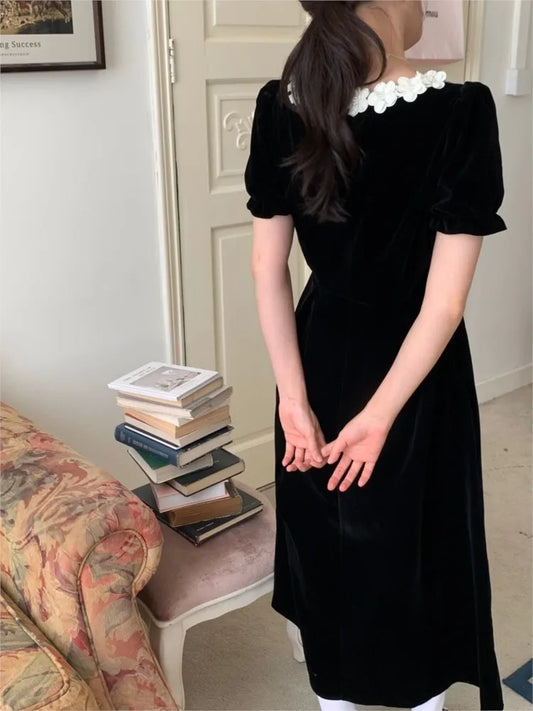 Vestidos midi de terciopelo negro vintage francés de otoño para mujer, mangas abullonadas, cuello cuadrado, corte en A, moda coreana, vestido para mujer nuevo
