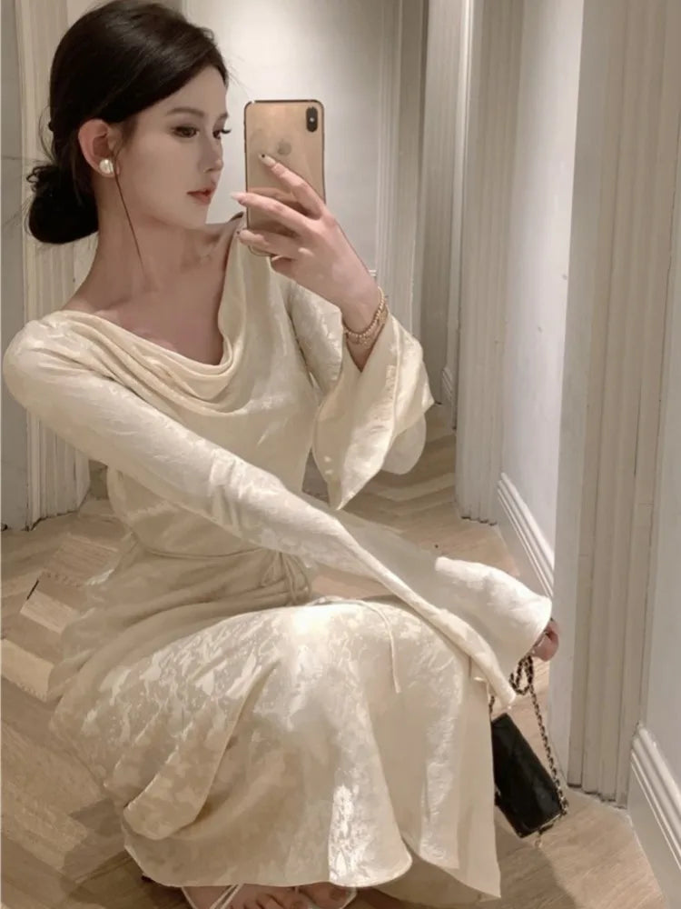 Vestidos de noche de boda ajustados de otoño para mujer, vestidos de fiesta de graduación vintage franceses con mangas acampanadas y cuello halter, vestidos midi para mujer, nuevos