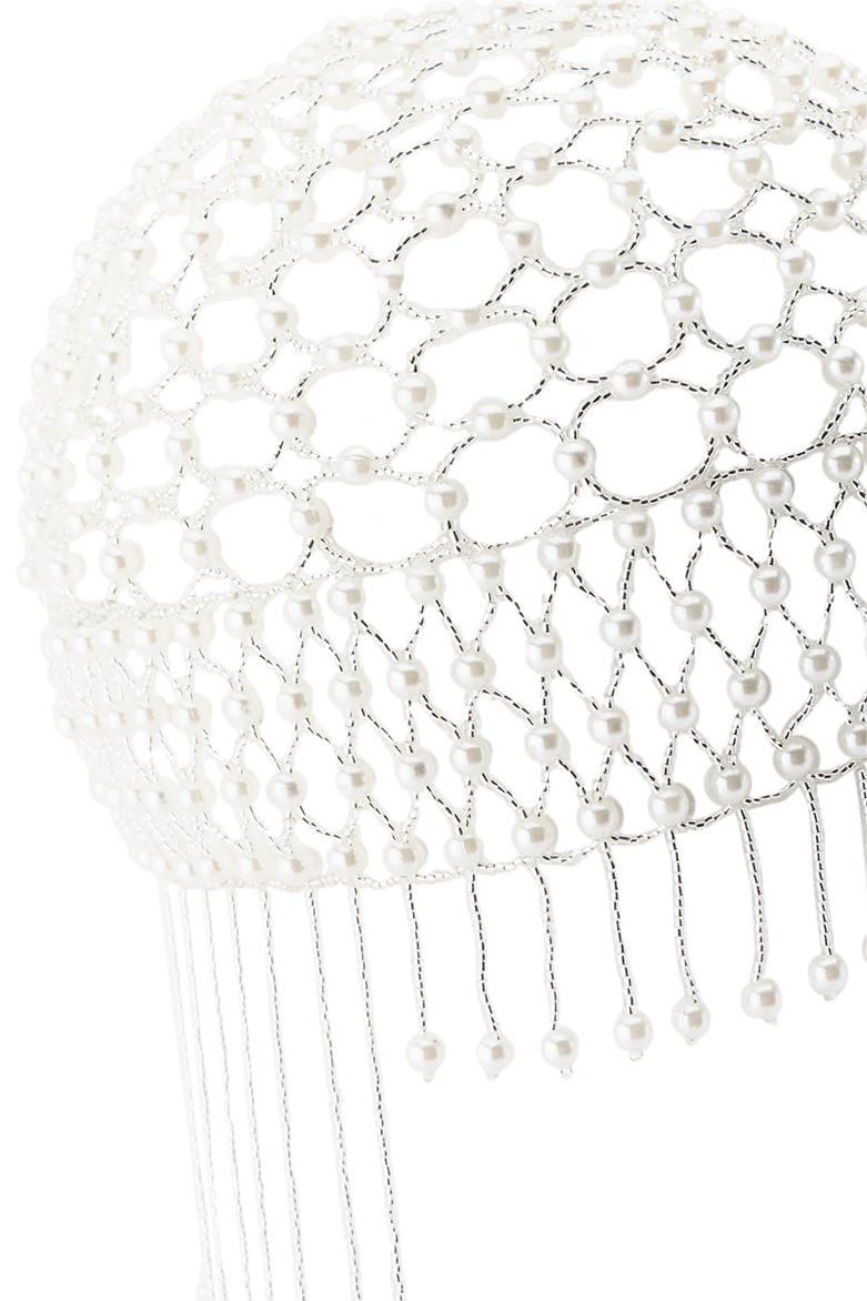 Sombrero con borlas trenzadas y perlas sintéticas