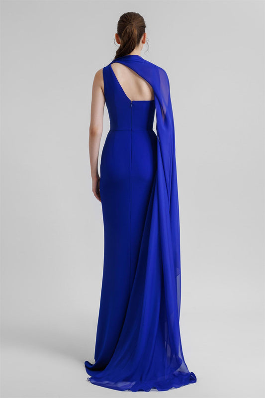 Vestido largo tipo capa de gasa con abertura