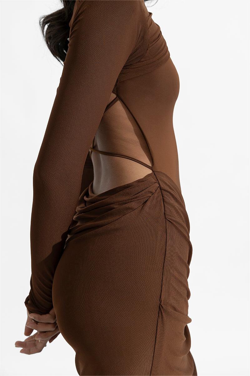 Vestido largo de manga larga con fruncido liso