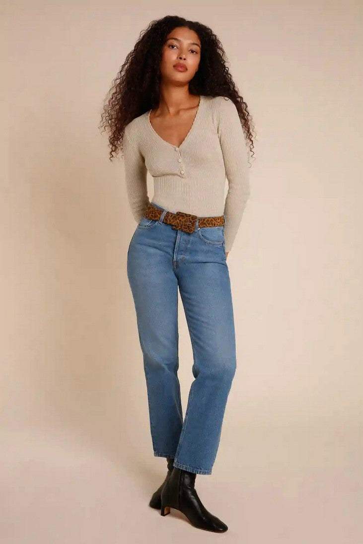 Top de punto liso con cuello en V y manga larga