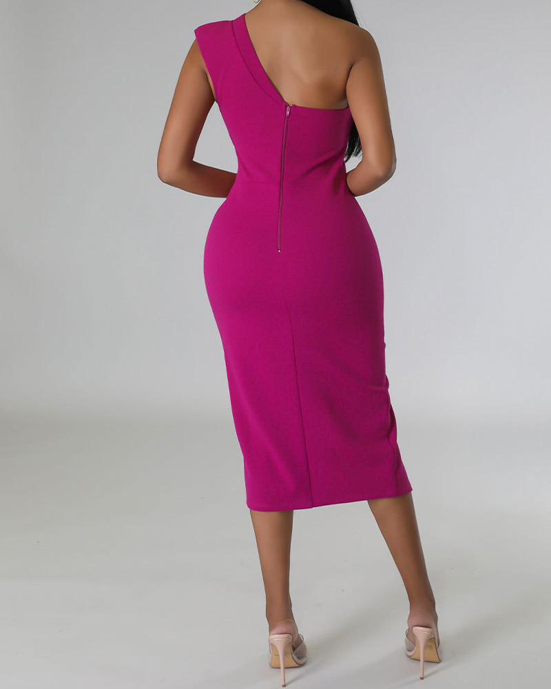 One-Shoulder Hip-Wrapped Slim Dress (Pre-Sale)