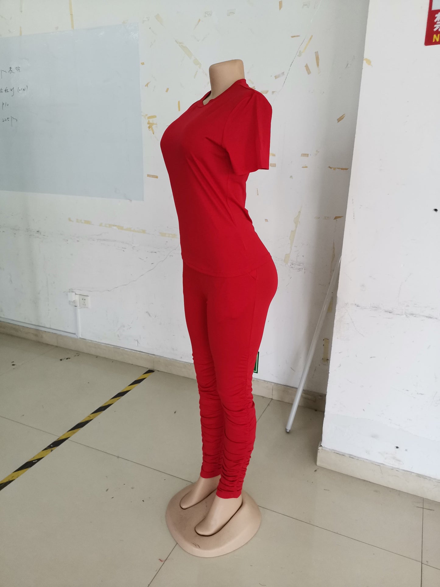 Conjunto de dos piezas de camiseta y pantalón corto fruncido para mujer, color liso, ajustado, para verano