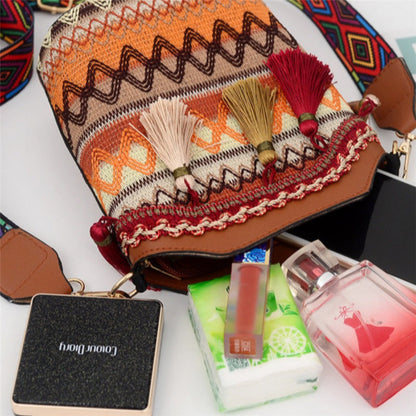 Bolso bandolera con borlas y estampado étnico de patchwork de moda