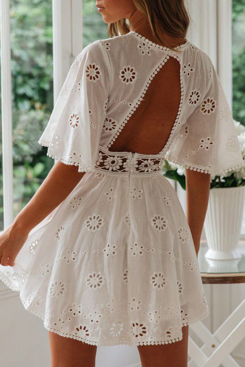 Vestidos de encaje con cuello redondo, espalda descubierta, huecos y sólidos de moda callejera