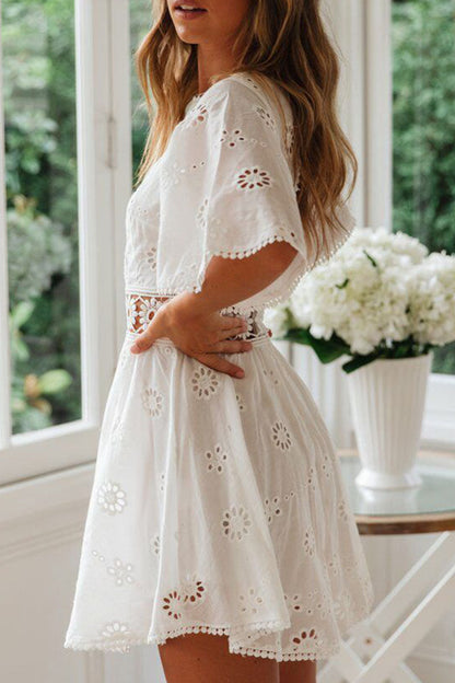 Vestidos de encaje con cuello redondo, espalda descubierta, huecos y sólidos de moda callejera