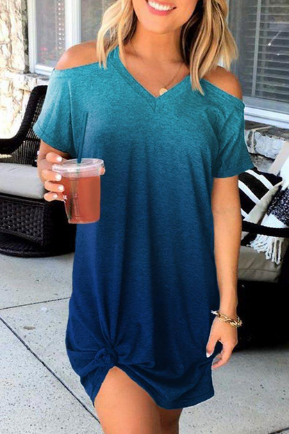 Vestidos de cuello en V ahuecados con efecto tie-dye urbano