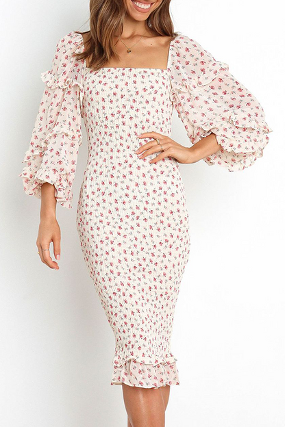 Elegante vestido de falda tubo con cuello cuadrado y volantes florales