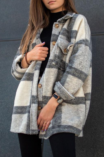 Prenda exterior informal de cuello vuelto con hebilla y bolsillo a cuadros