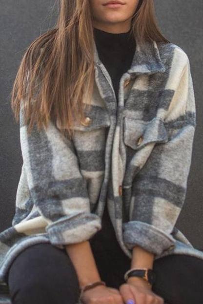 Prenda exterior informal de cuello vuelto con hebilla y bolsillo a cuadros