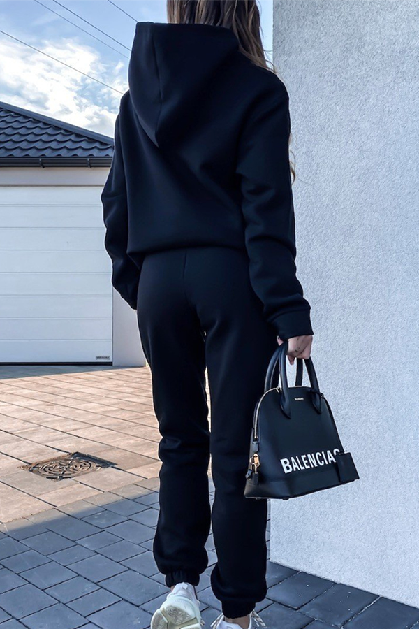 Conjunto deportivo de dos piezas con capucha, cuello alto, manga larga y bolsillos laterales divididos (4 colores)