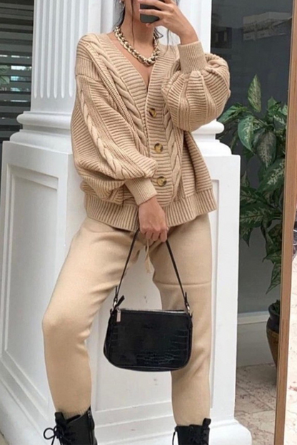 Conjunto informal de dos piezas con cuello en V, manga larga y parches sólidos