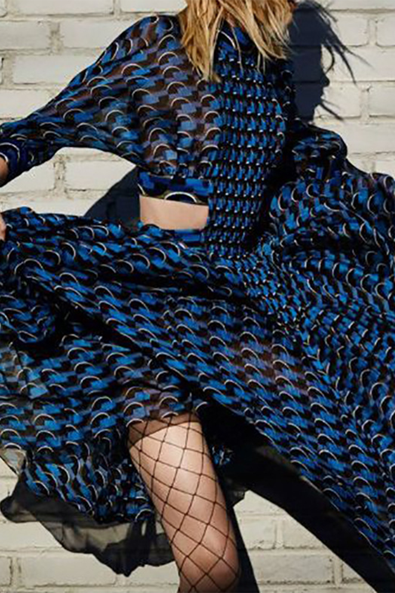 Vestidos casuales con estampado de volantes y cuello alto, falda pastel