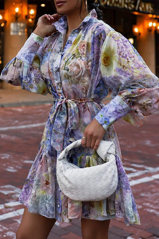 Vestidos con falda pastel y cuello vuelto con estampado de patchwork a la moda