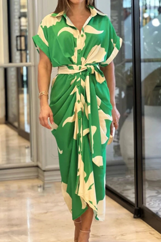 Vestido camisero con cuello vuelto y estampado de patchwork de moda