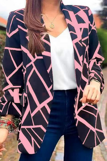 Prendas de abrigo con cuello vuelto y estampado de moda