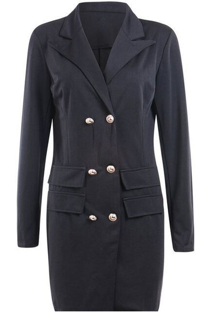 Elegante vestido de corte A con cuello vuelto y hebilla sólida