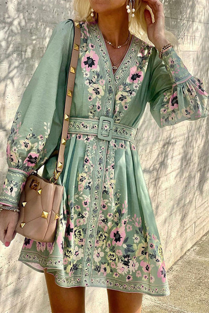 Vestidos bohemios elegantes con estampado y escote en V en forma de A