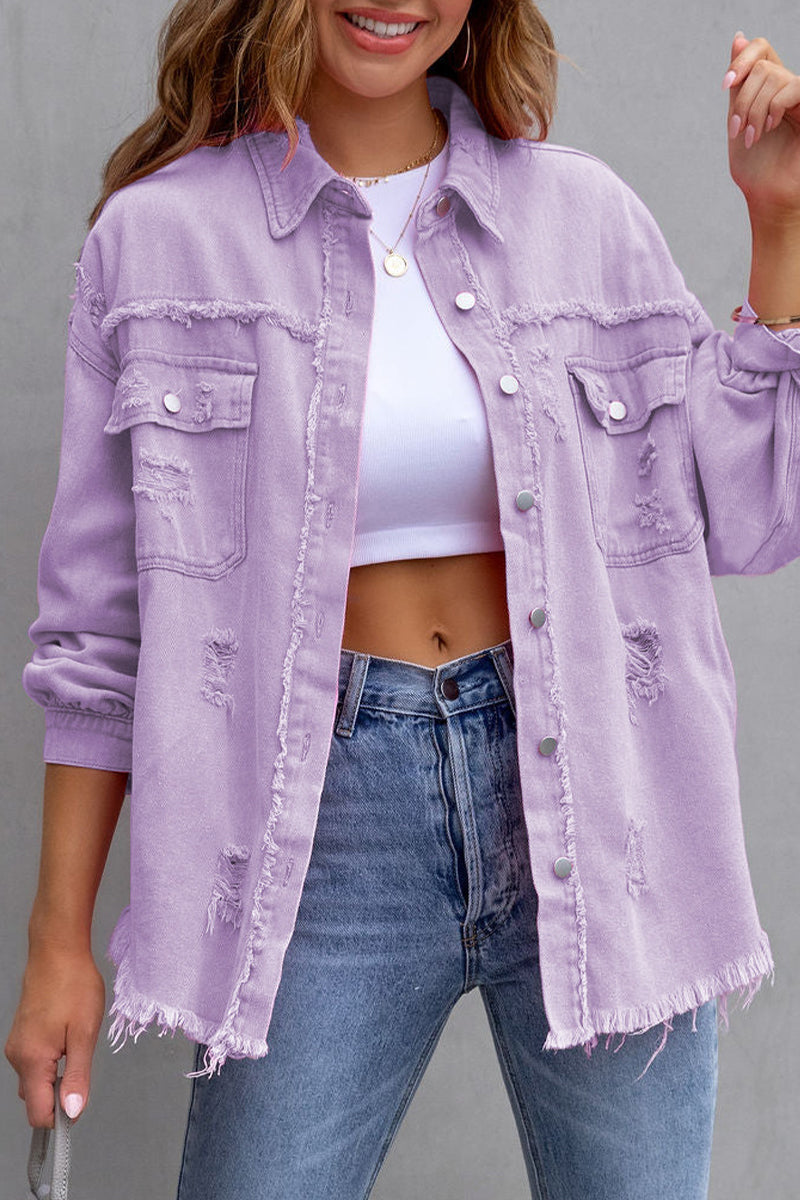 Prenda exterior de calle con cuello vuelto, hebilla rasgada y sólida