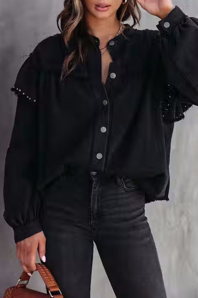 Prendas de abrigo de cuello mandarín de color liso con remaches de calle