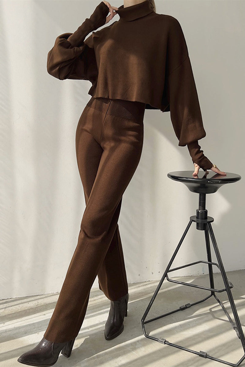 Conjunto de dos piezas informal de cuello alto, manga larga y color liso