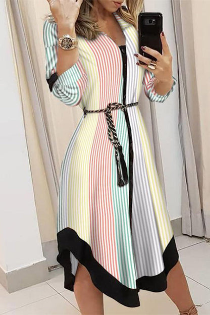 Vestidos elegantes de corte A con cuello vuelto y estampados