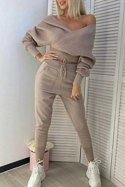 Conjunto de dos piezas con escote en V, manga de nueve puntos y color liso