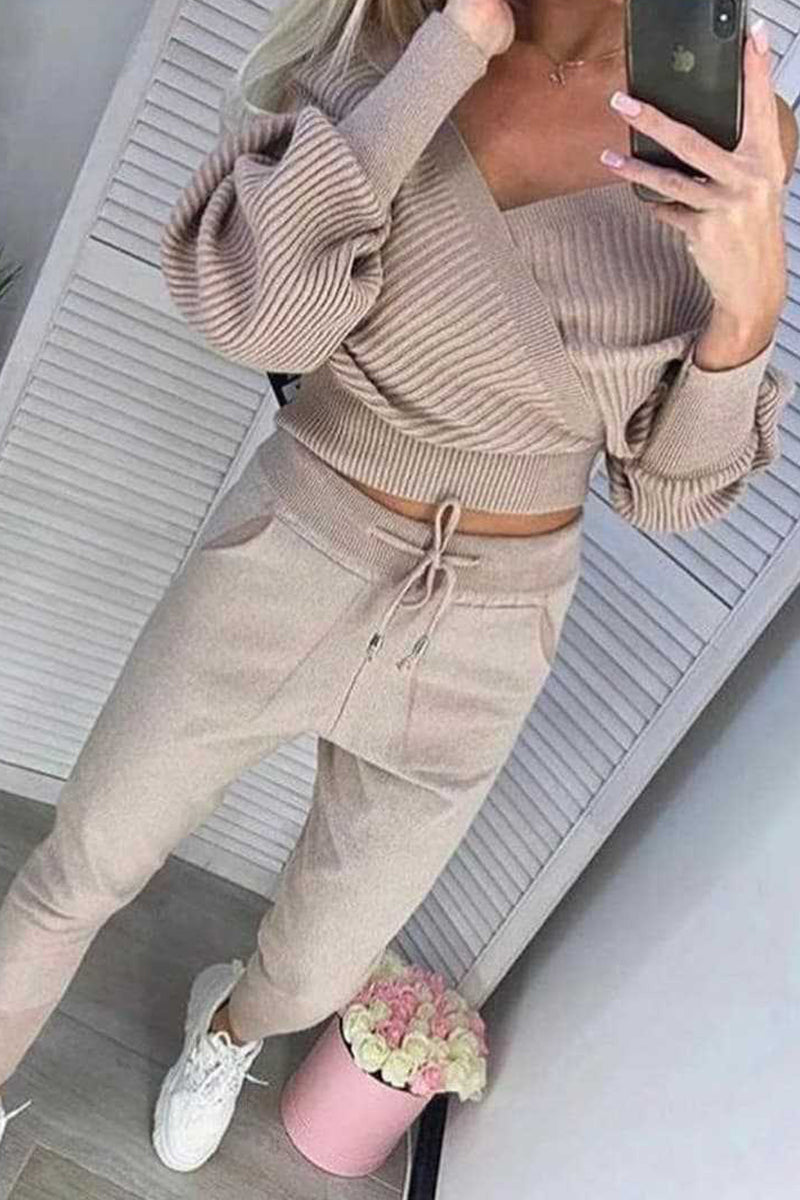 Conjunto de dos piezas con escote en V, manga de nueve puntos y color liso