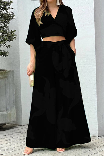 Conjunto de dos piezas con cuello en V, manga corta y estampado elegante (10 colores)