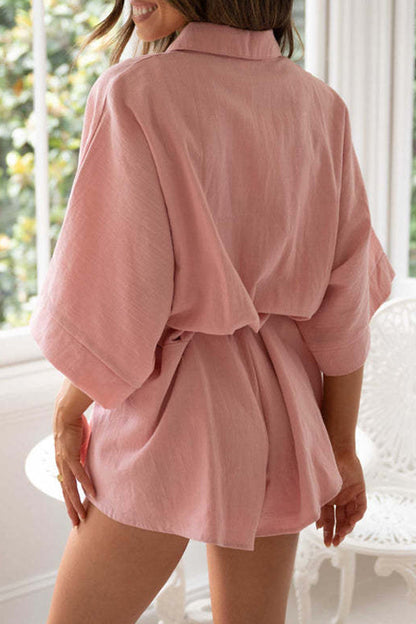 Mono holgado informal de color liso con cuello vuelto y frenillo en color liso y sencillo