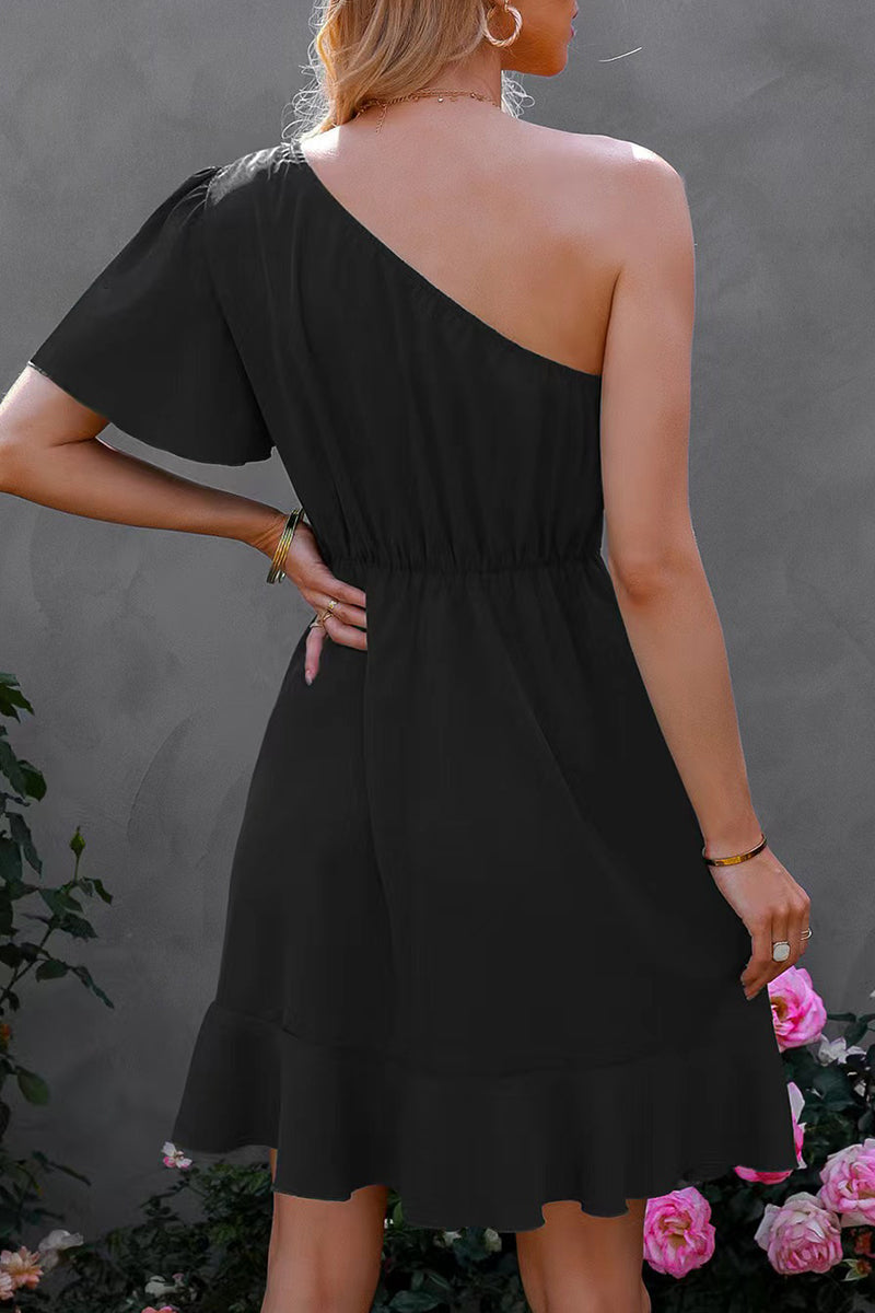 Vestido irregular con cuello oblicuo y volantes lisos de Street Simplicity (3 colores)