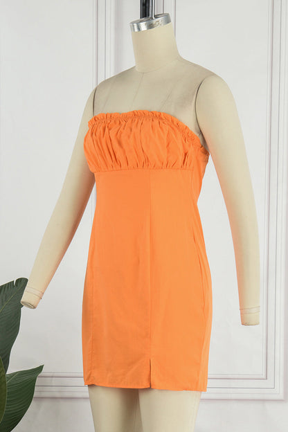 Vestidos elegantes y dulces de corte A con hombros descubiertos, cremallera y pliegues sólidos