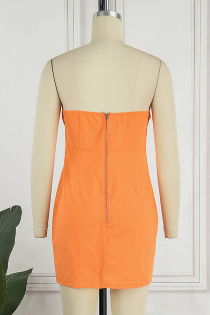 Vestidos elegantes y dulces de corte A con hombros descubiertos, cremallera y pliegues sólidos