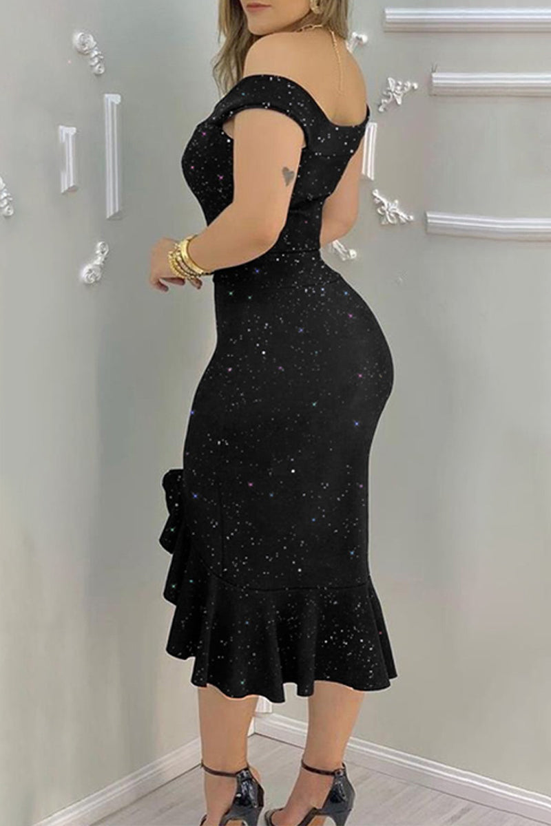 Vestido de noche sexy y elegante con hombros descubiertos, con lentejuelas y orillo fibroso