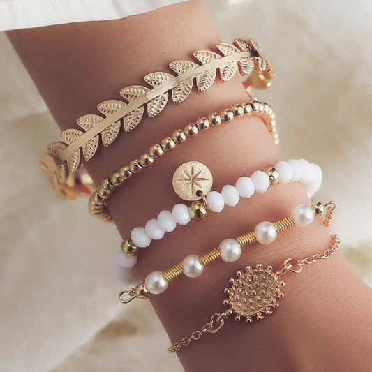 Conjunto de cinco pulseras vintage de perlas macizas para el día a día